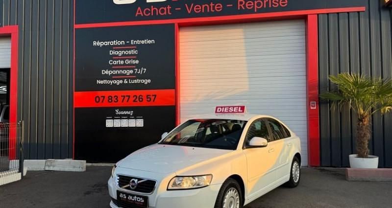 Blanc Utilisé 2011 Volvo S40 Berline | 5 990 € - Image 1/4