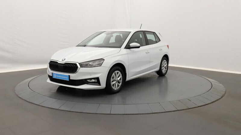 Blanc Utilisé 2022 Skoda Fabia Ambition Berline | 17 490 € (Prix juste) - Image 1/4