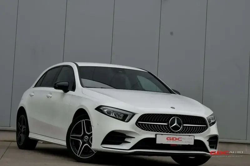 Blanc Utilisé 2022 Mercedes A250 AMG line Berline | 27 999 € (Super prix) - Image 1/4