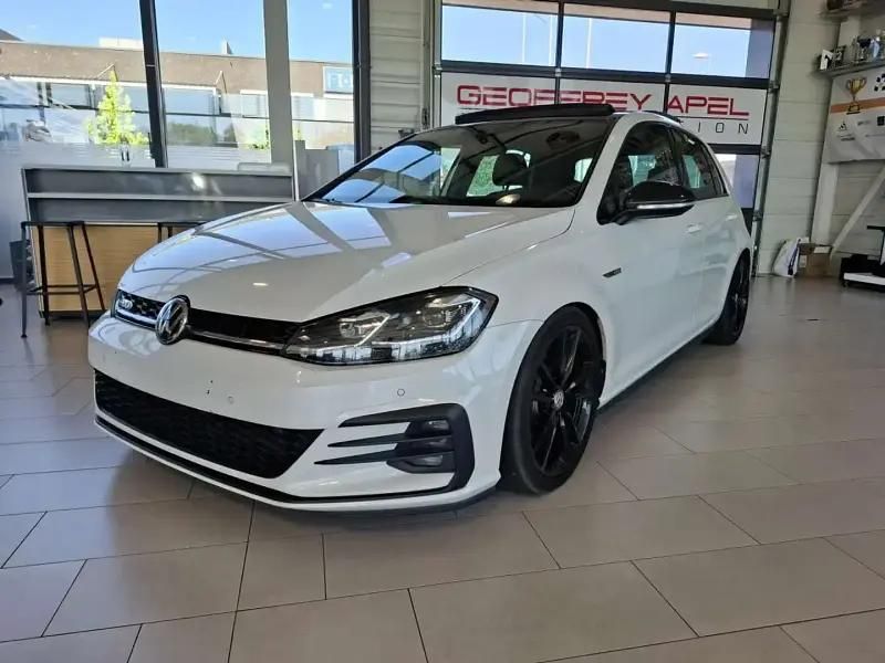 Blanc Utilisé 2017 VW Golf VII Sport Berline | 22 900 € (Prix assez cher) - Image 1/4