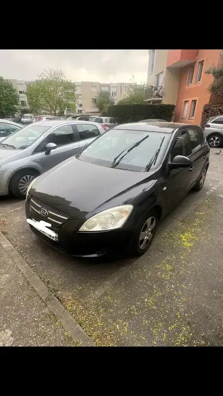 Utilisé 2009 Kia Ceed Active Berline | 3 000 € - Image 1/4