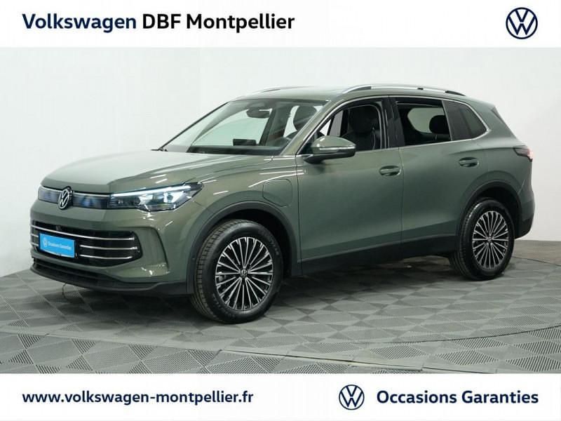 Utilisé 2024 VW Tiguan Elegance SUV | 46 880 € - Image 1/4
