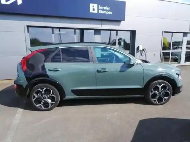 Noir Utilisé 2023 Kia Niro Premium SUV | 29 890 € (Prix juste) - Image 1/4