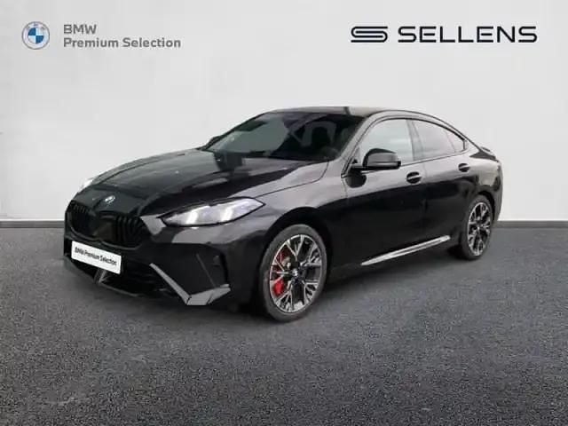 Saphirschwarz métallisé Nouvelle 2025 BMW 220 M Sport Coupé | 49 999 € (Prix juste) - Image 1/4