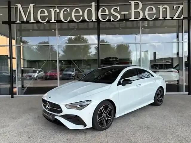 Occasion Mercedes CLA220 AMG line 2024 Blanc digital métallisé Berline