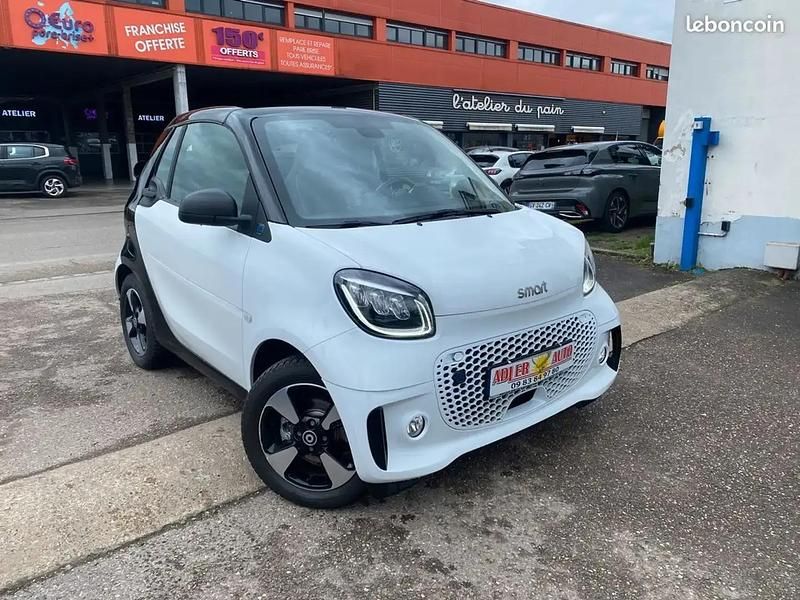 Blanc Occasion 2020 Smart ForTwo Electric Drive Prime Cabriolet | 12 990 € - Image 1/4