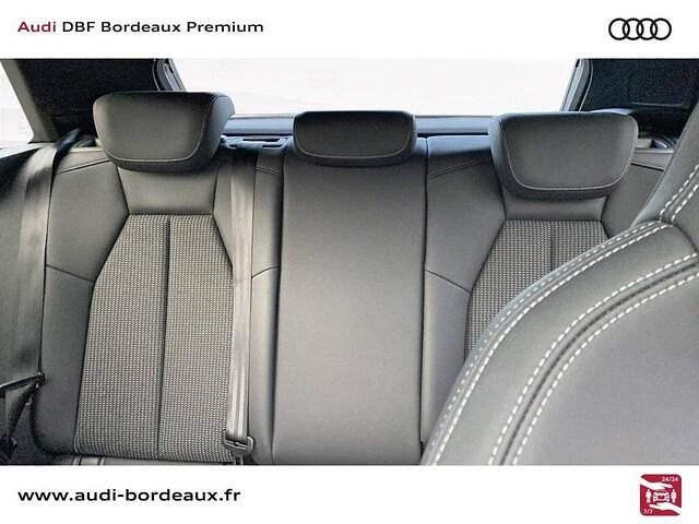 Occasion Audi A3 S-Line 150 ch (110 kW) 2025 Blanc glacier métallisé