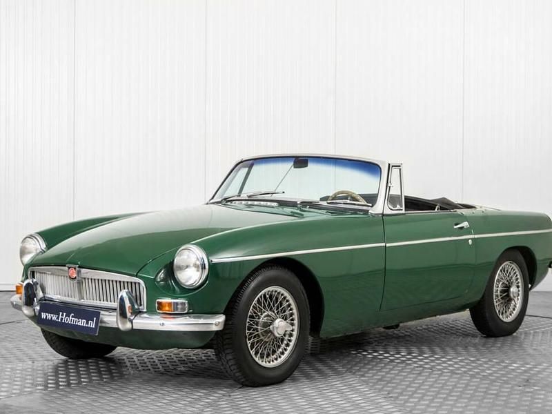 Vert Utilisé 1965 MG B Cabriolet | 17 900 € - Image 1/4
