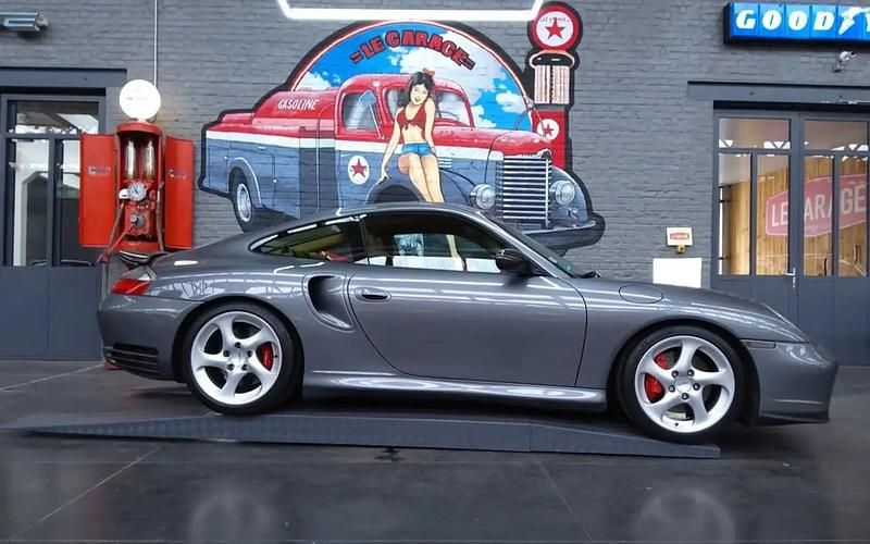 Gris Utilisé 2001 Porsche 911 Coupé | 68 500 € - Image 1/4
