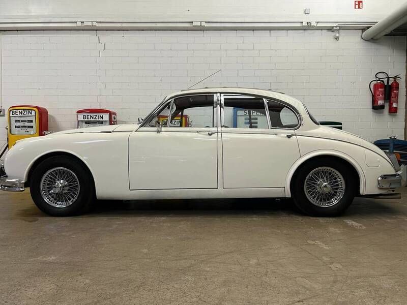 Blanc Utilisé 1963 Jaguar MK II Berline | 39 900 € - Image 1/4