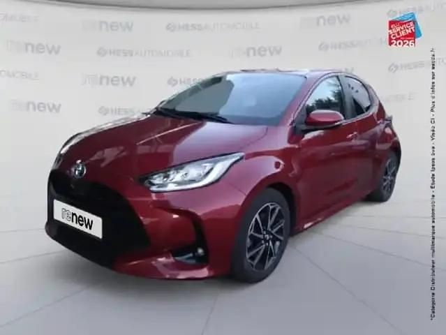 Rouge Occasion 2020 Toyota Yaris Hybrid Design Berline | 16 999 € (Prix juste) - Image 1/4