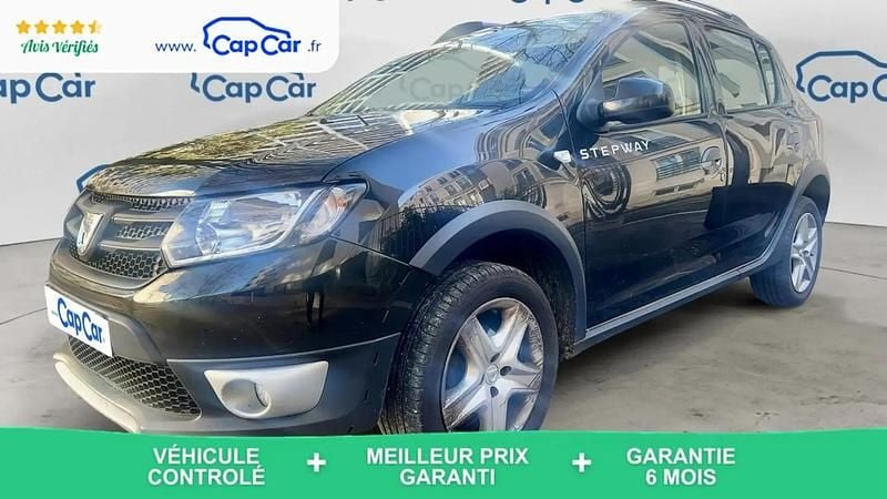 Noir Occasion 2016 Dacia Sandero Lauréate Citadine | 5 780 € (Bon prix) - Image 1/4
