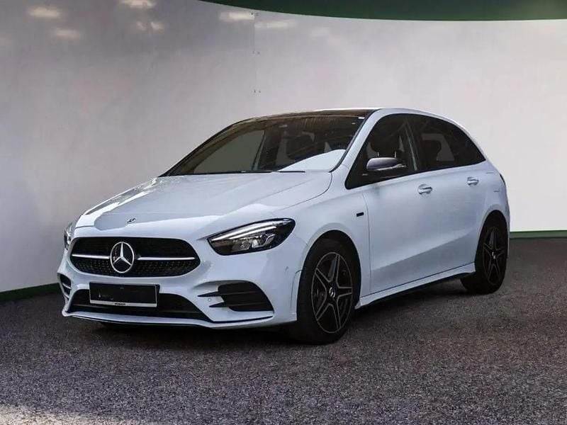 Blanc Utilisé 2021 Mercedes B250e AMG Monospace | 28 590 € - Image 1/4