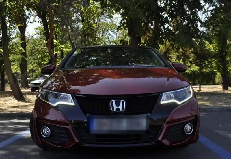 Rouge Utilisé 2017 Honda Civic Comfort Berline | 15 490 € (Prix juste) - Image 1/4