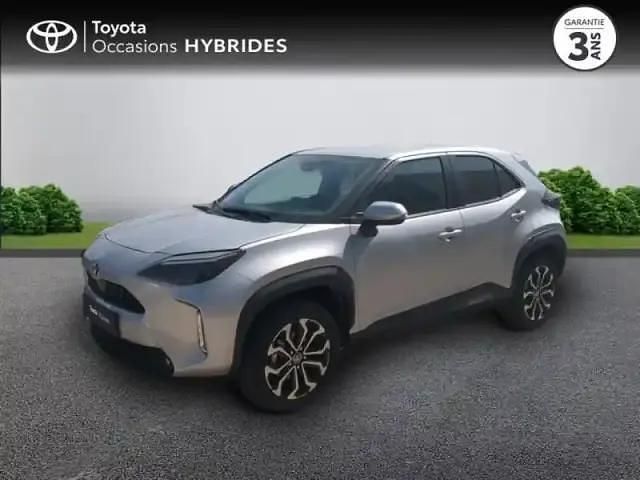 Gris Occasion 2022 Toyota Yaris Hybrid Design SUV | 21 500 € (Bon prix) - Image 1/4
