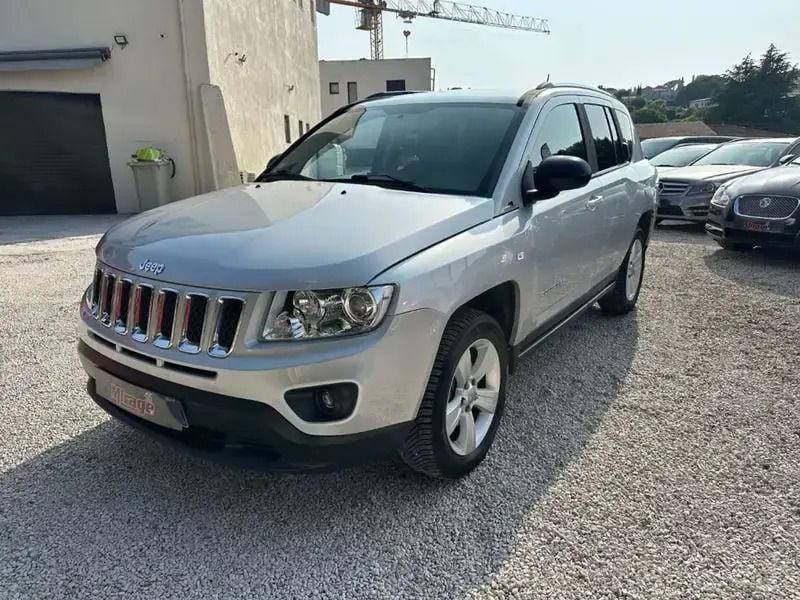 Gris Utilisé 2011 Jeep Compass Sport SUV | 8 900 € - Image 1/4