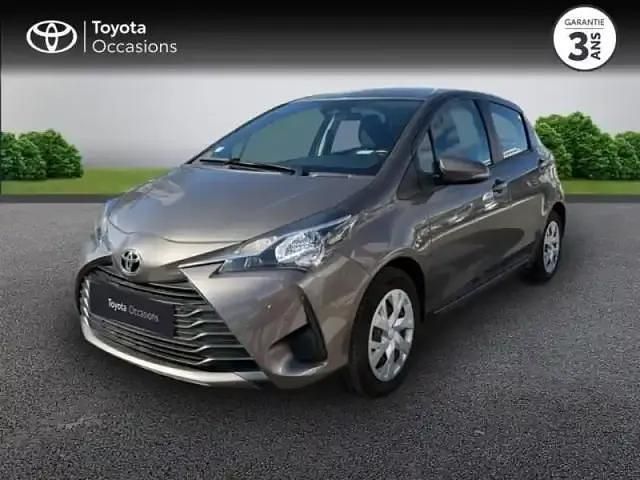 Occasion Toyota Yaris 72 ch (52 kW) 2019 Gris dune Berline