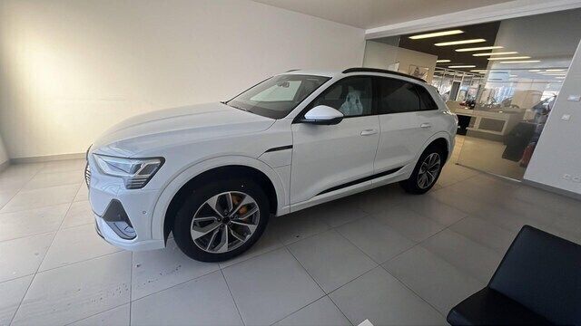 Blanc Utilisé 2023 Audi e-tron Sport SUV | 45 270 € (Super prix) - Image 1/4