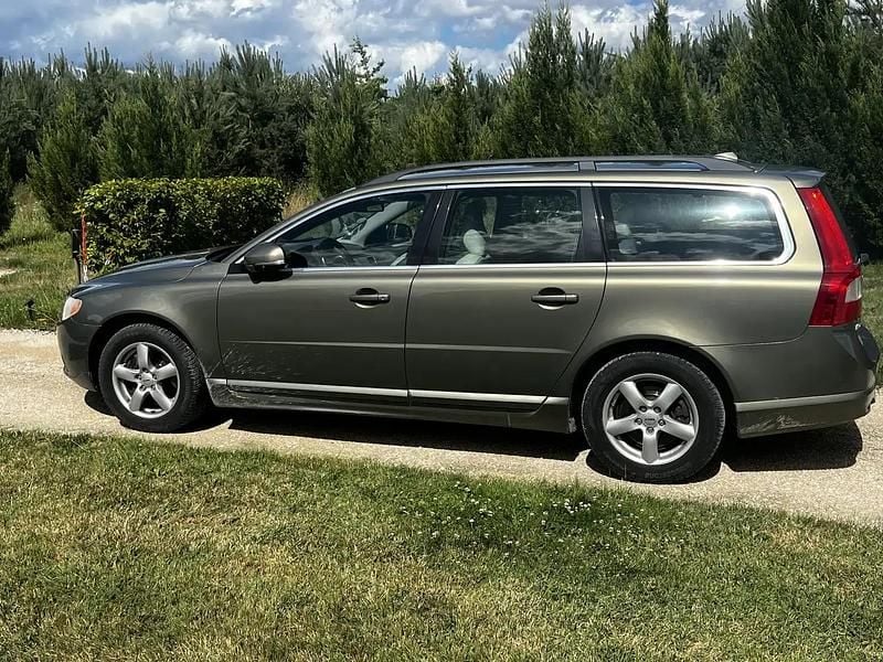 Vert Utilisé 2012 Volvo V70 Summum Break | 6 200 € - Image 1/4