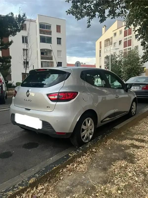 Utilisé 2016 Renault Clio IV Zen Berline | 5 990 € (Prix juste) - Image 1/4