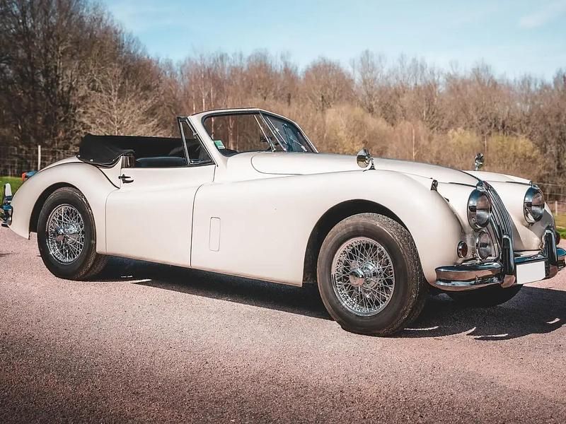 Beige Occasion 1956 Jaguar XK Cabriolet | 115 000 € - Image 1/4
