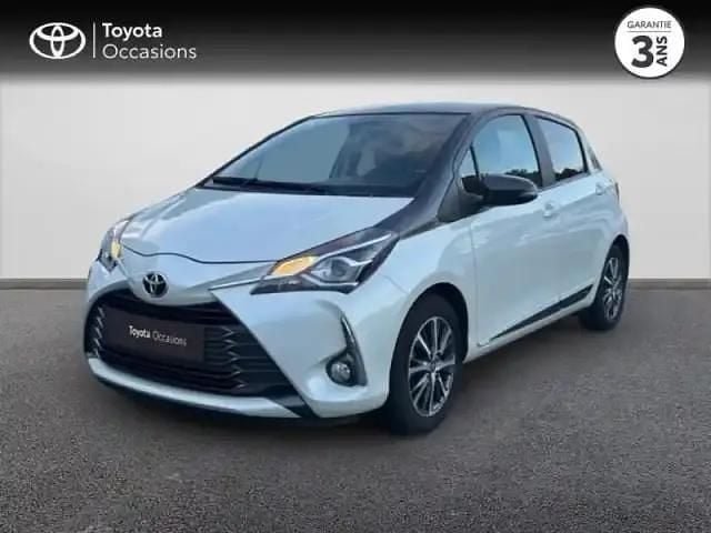 Bi ton blanc nacre gris atl Occasion 2019 Toyota Yaris Design Berline | 12 990 € (Prix juste) - Image 1/4