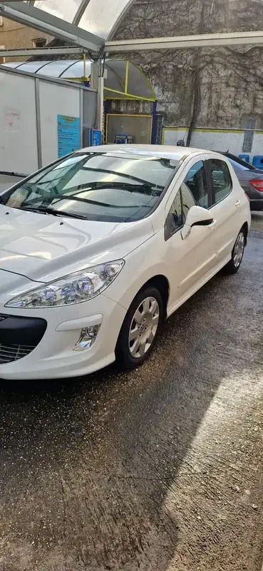 Utilisé 2010 Peugeot 308 Premium Berline | 3 500 € - Image 1/4