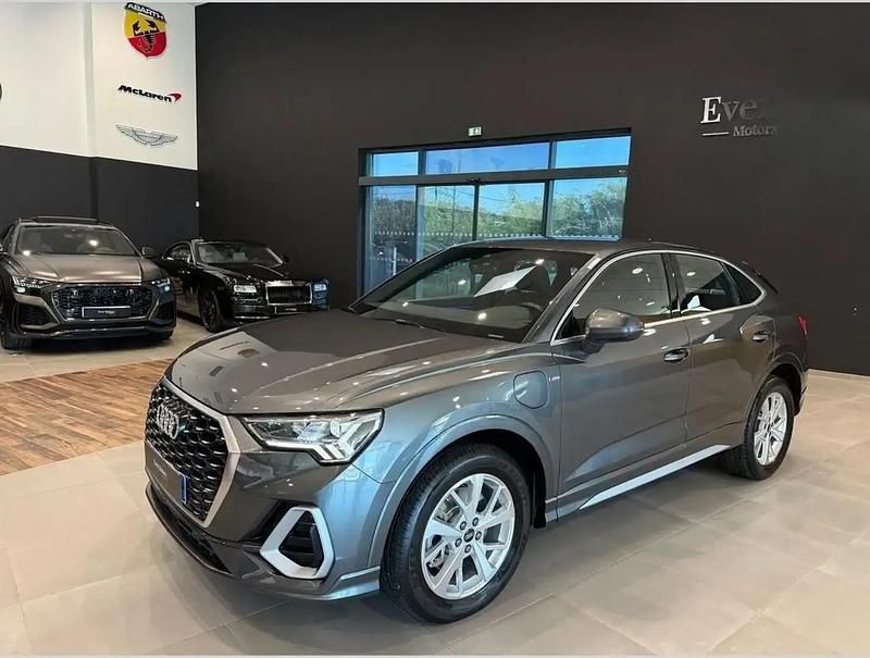 Gris Utilisé 2022 Audi Q3 S-Line SUV | 28 900 € (Super prix) - Image 1/4
