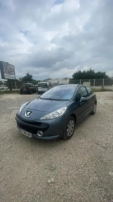 Utilisé 2008 Peugeot 207 Premium Berline | 4 290 € (Bon prix) - Image 1/4