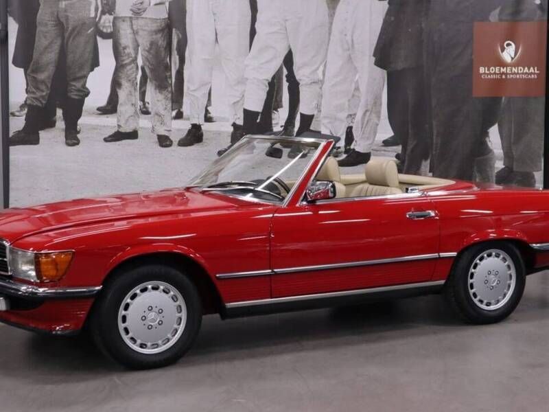 Rouge Utilisé 1986 Mercedes SL300 Cabriolet | 48 500 € - Image 1/4