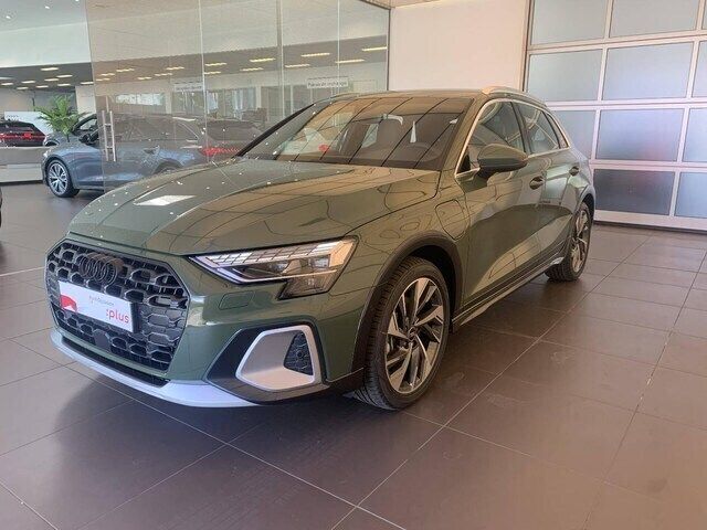 Vert district métallisé Utilisé 2025 Audi A3 e-tron Design Citadine | 52 990 € - Image 1/4