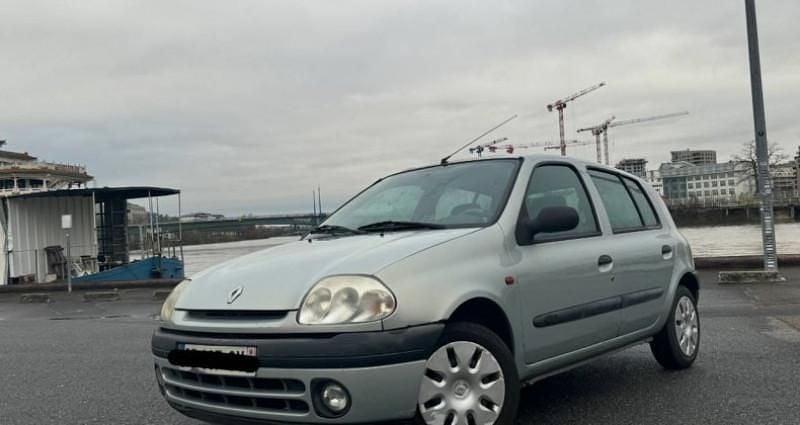 Utilisé 2000 Renault Clio II Citadine | 1 990 € (Prix cher) - Image 1/4