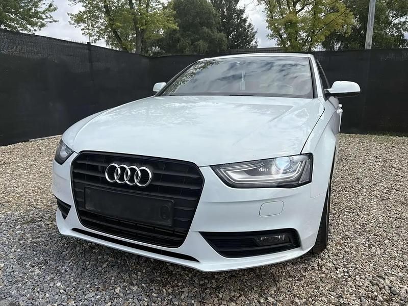 Blanc Utilisé 2013 Audi A4 Berline | 7 990 € (Prix juste) - Image 1/4