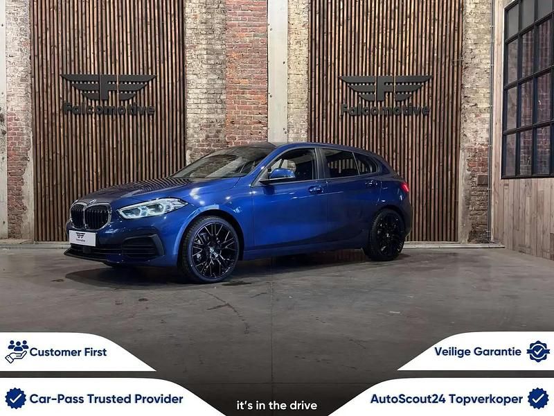 Bleu Utilisé 2021 BMW 118 Citadine | 21 890 € (Super prix) - Image 1/4