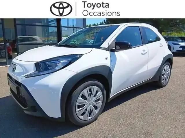 Blanc Utilisé 2025 Toyota Aygo X SUV | 16 990 € - Image 1/4
