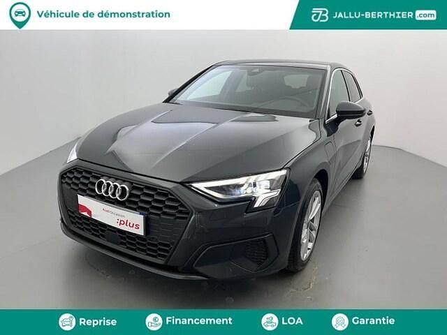 Gris manhattan métallisé Occasion 2024 Audi A3 Sportback e-tron Business Citadine | 35 990 € (Prix cher) - Image 1/4