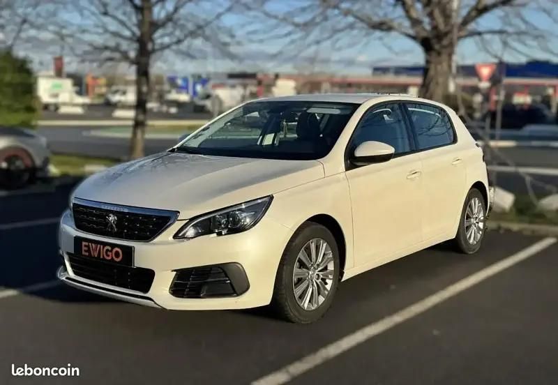 Blanc Utilisé 2019 Peugeot 308 Allure Berline | 8 490 € (Super prix) - Image 1/4