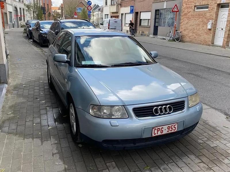 Gris Utilisé 2001 Audi A3 Berline | 1 500 € - Image 1/4