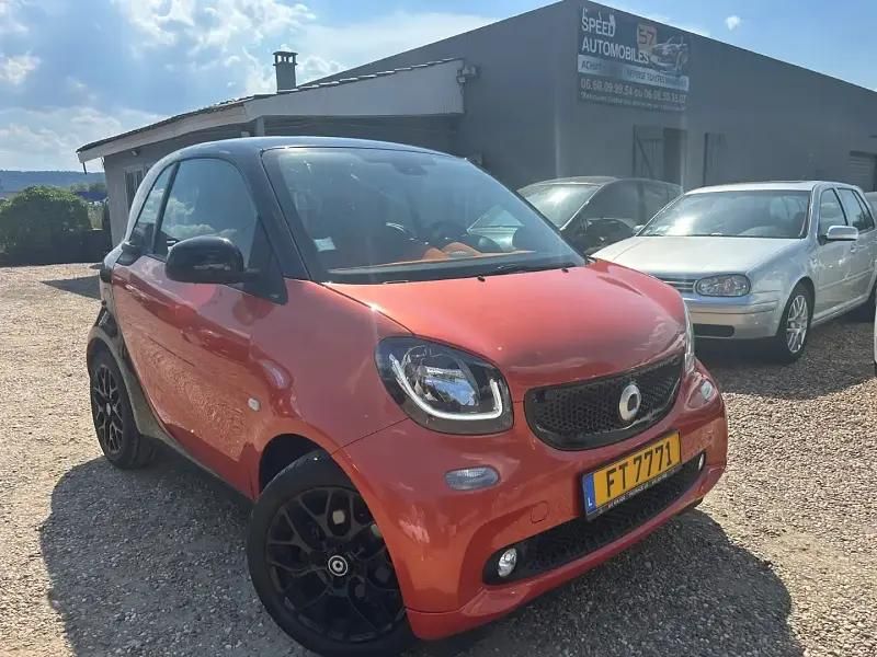 Orange Utilisé 2015 Smart ForTwo Coupé Edition #1 Citadine | 6 999 € - Image 1/4