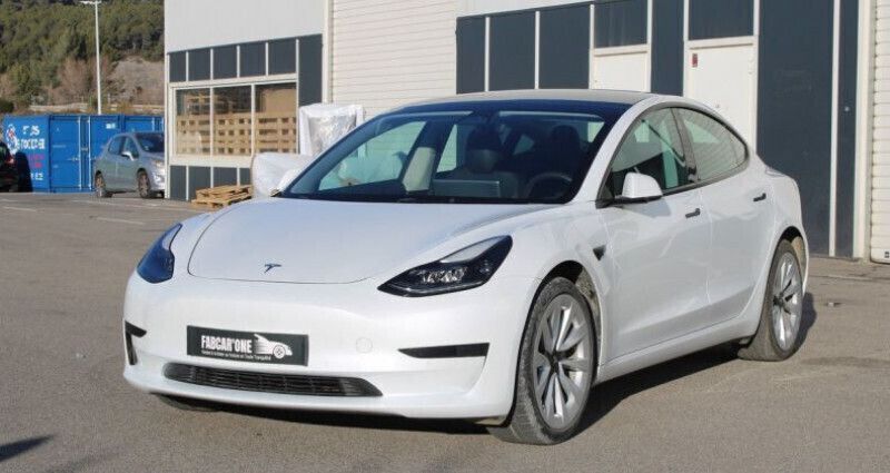 Utilisé 2022 Tesla Model 3 Berline | 28 990 € (Prix juste) - Image 1/4