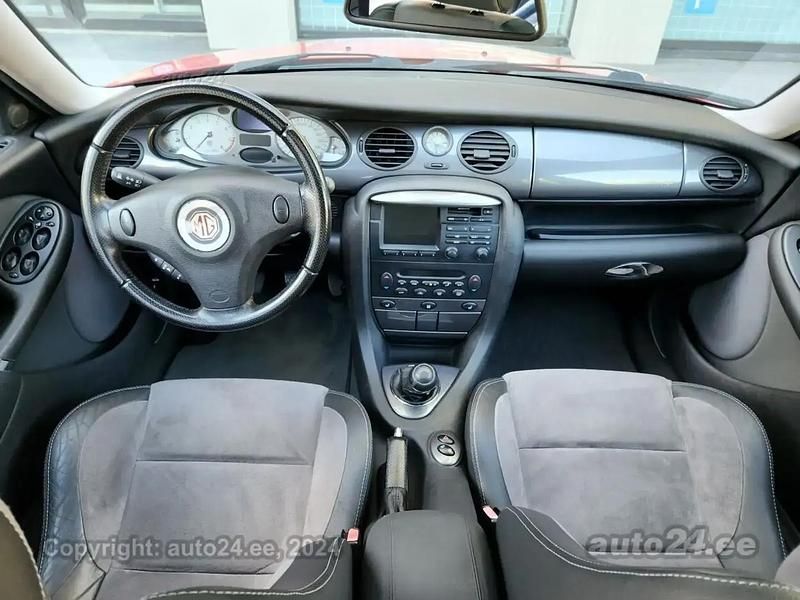 Image 2/4