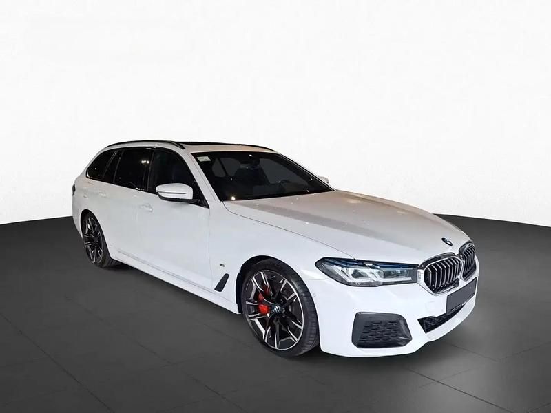 Blanc Utilisé 2022 BMW 530 M Sport Break | 54 990 € (Prix cher) - Image 1/4
