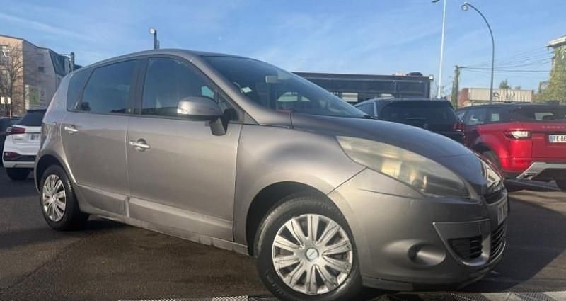 Beige Occasion 2011 Renault Scénic III Monospace | 4 990 € (Prix juste) - Image 1/4