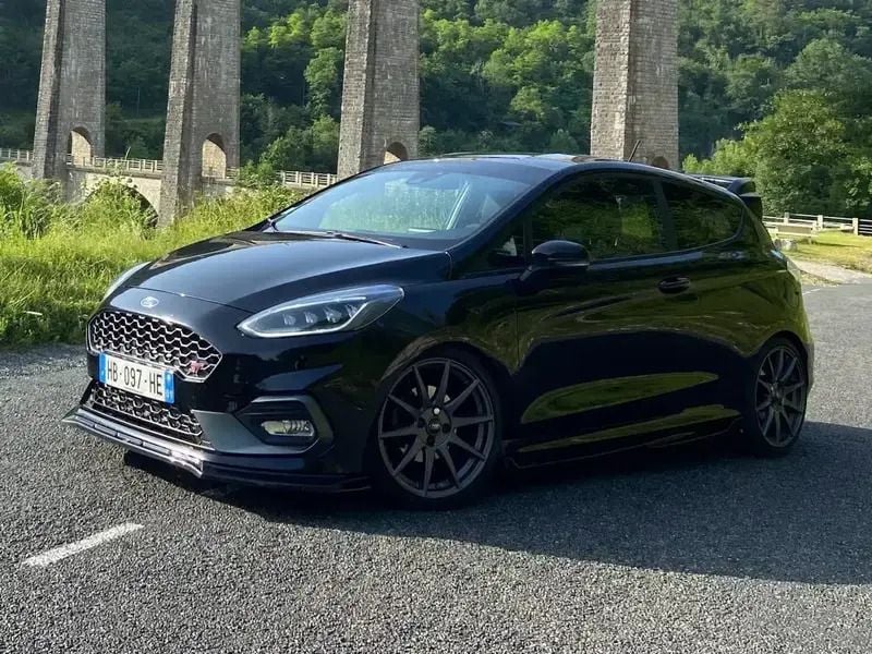 Noir Utilisé 2018 Ford Fiesta S Citadine | 21 850 € (Prix cher) - Image 1/4