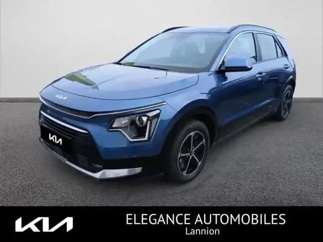 Bleu minéral métallisé/montant noir Occasion 2025 Kia Niro Active SUV | 31 790 € (Prix assez cher) - Image 1/4