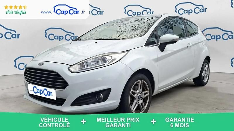 Blanc Utilisé 2013 Ford Fiesta Titanium Citadine | 5 320 € (Prix juste) - Image 1/4