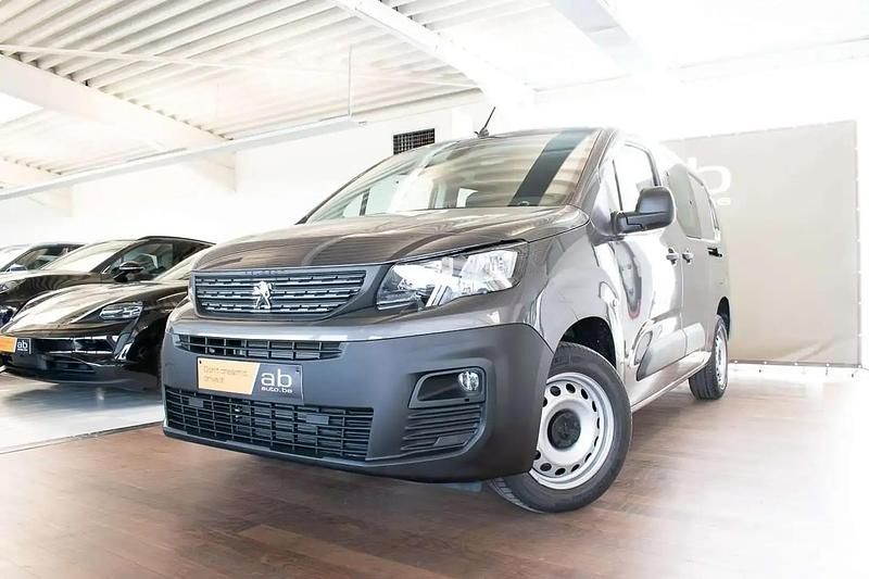 Gris Utilisé 2023 Peugeot Partner Van | 23 990 € - Image 1/4
