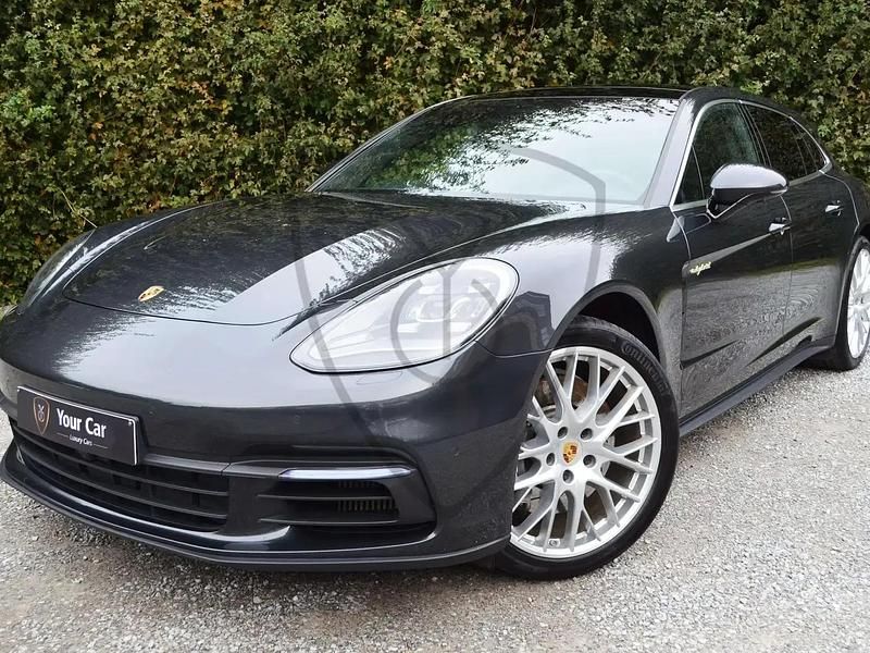 Gris Utilisé 2018 Porsche Panamera 4 Sport Turismo Berline | 52 999 € (Super prix) - Image 1/4