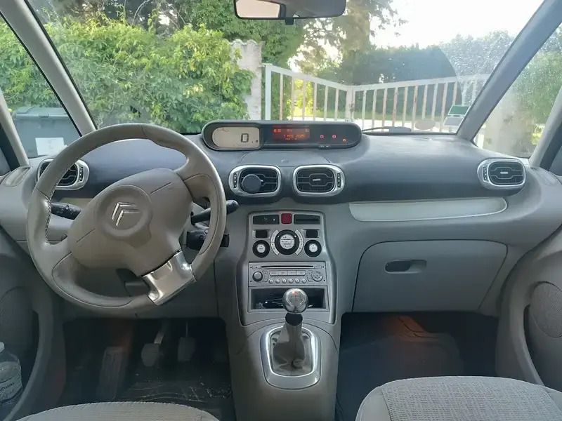 Image 2/4