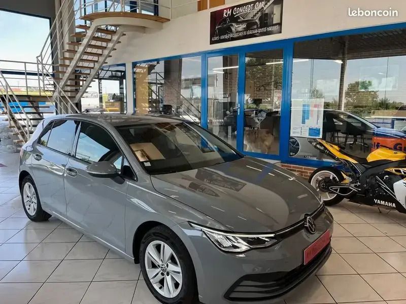Gris Utilisé 2020 VW Golf VIII Life Berline | 23 290 € (Prix juste) - Image 1/4